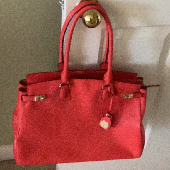 Red Henri Bendel Carlyle bag - Picture 12 of 12